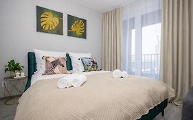 InPoint Zablocie Modern Apartments for Work&Travel