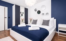 InPoint Zablocie Modern Apartments for Work&Travel